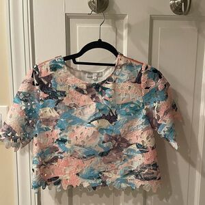 Addison floral shirt with zips on the shoulder size small! In perfect condition